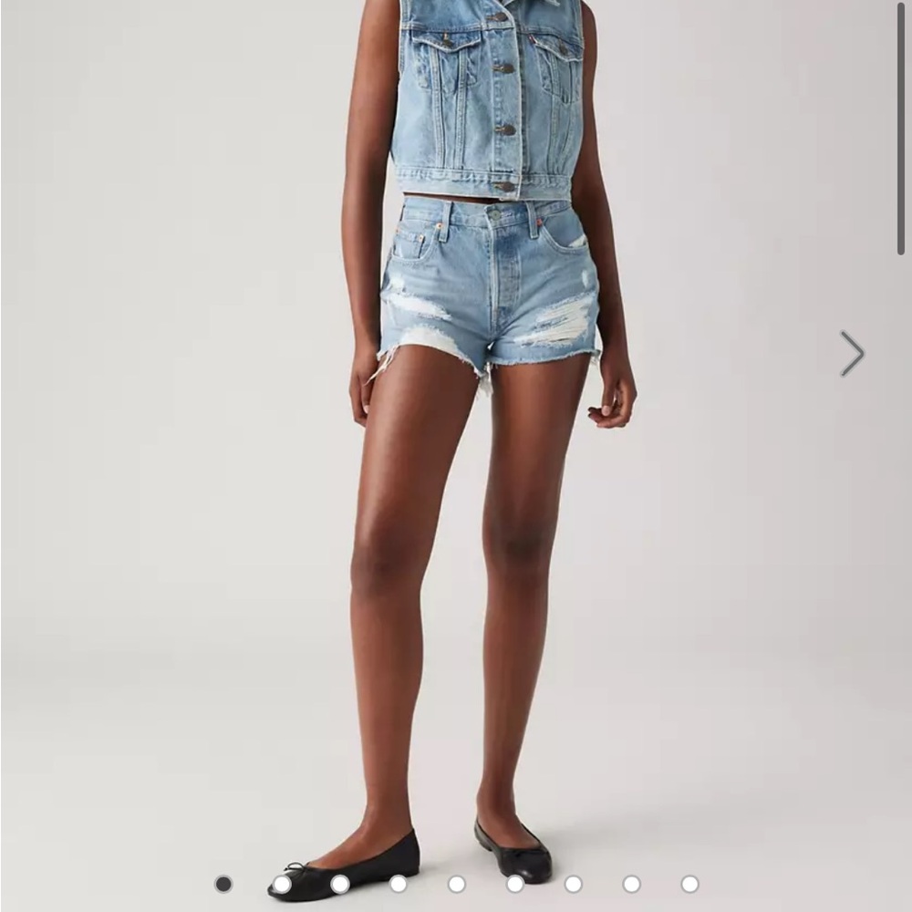 Classic Levi's Light Blue Denim Shorts sz25